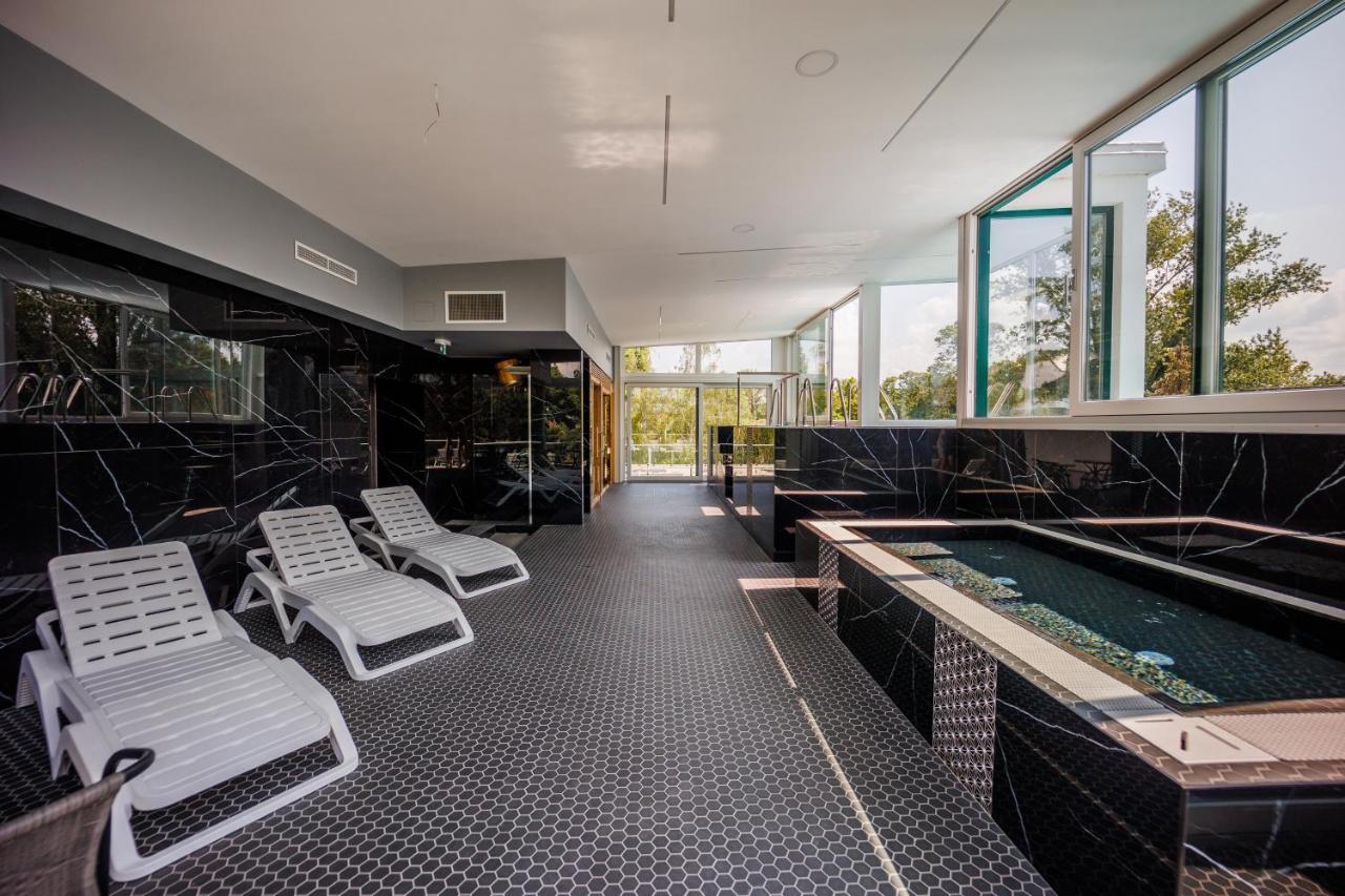 Villa Bauhaus Wellness Apartman 102 Siófok Exteriér fotografie