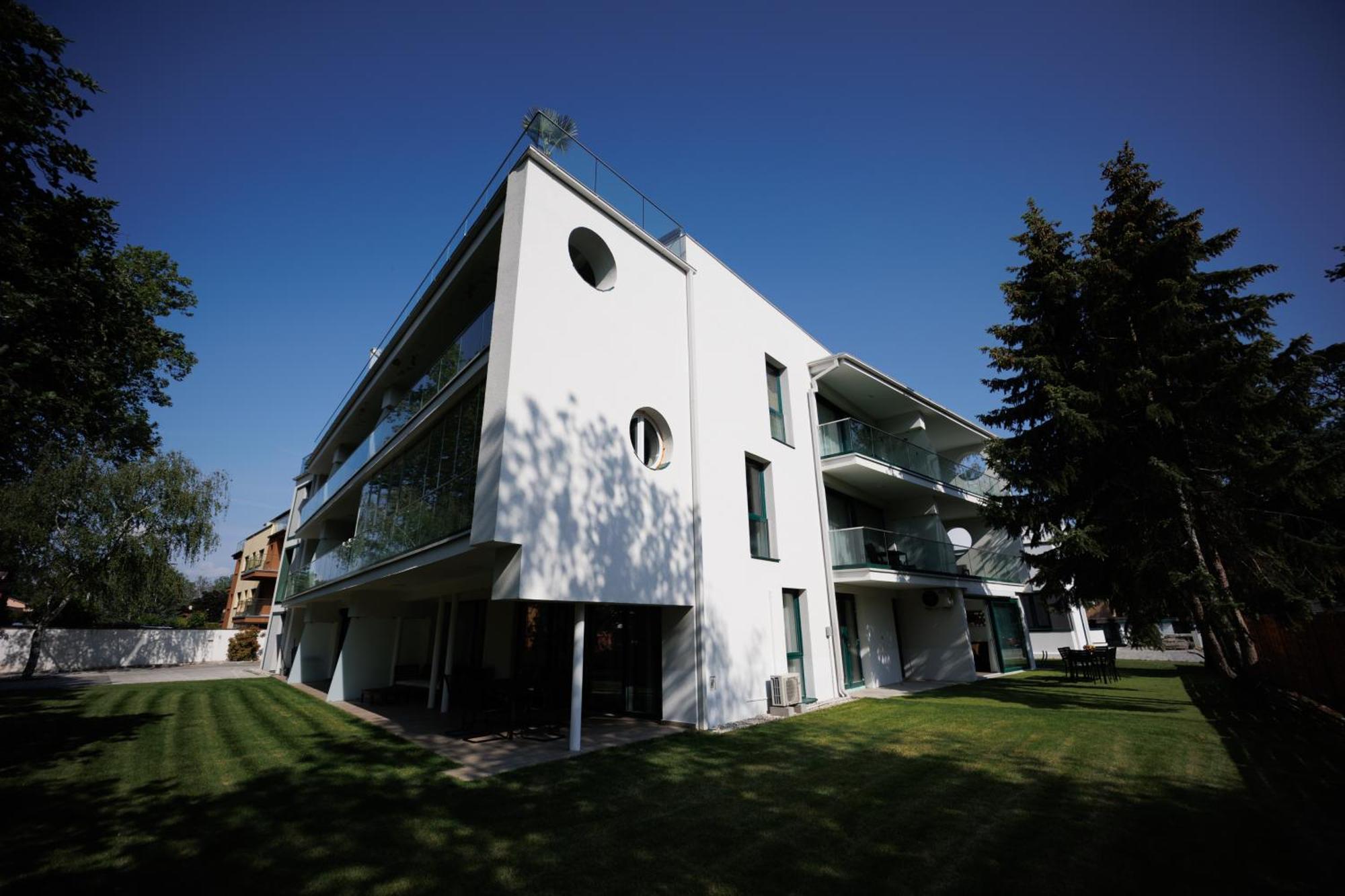 Villa Bauhaus Wellness Apartman 102 Siófok Exteriér fotografie